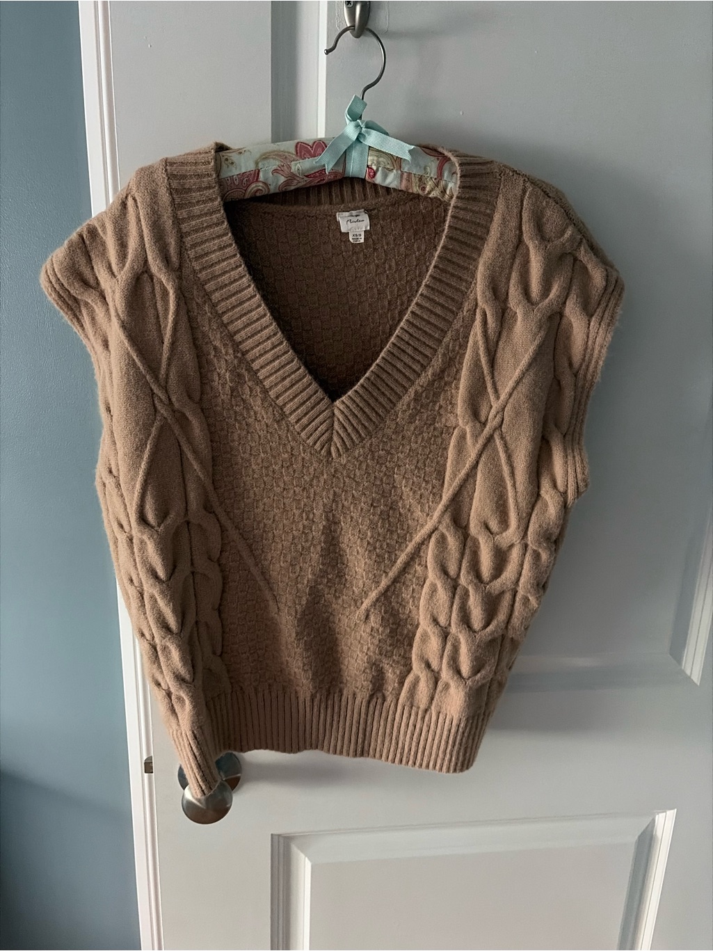 Cable-Knit V-Neck Sweater Vest In Brown